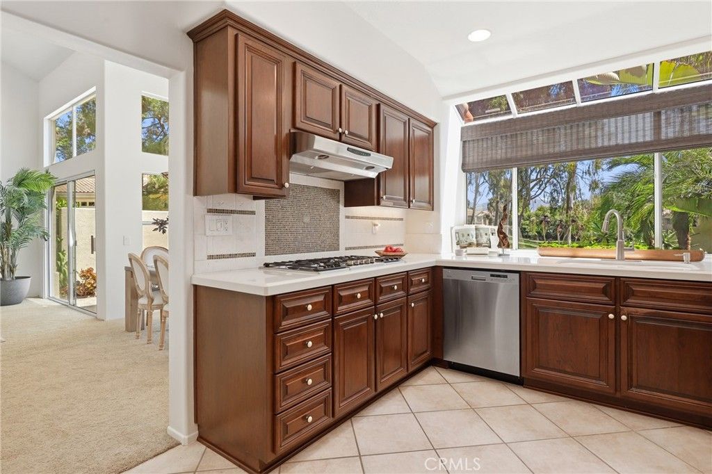 Image 12 of property listing at 2 Via Empanada, Rancho Santa Margarita, CA 92688