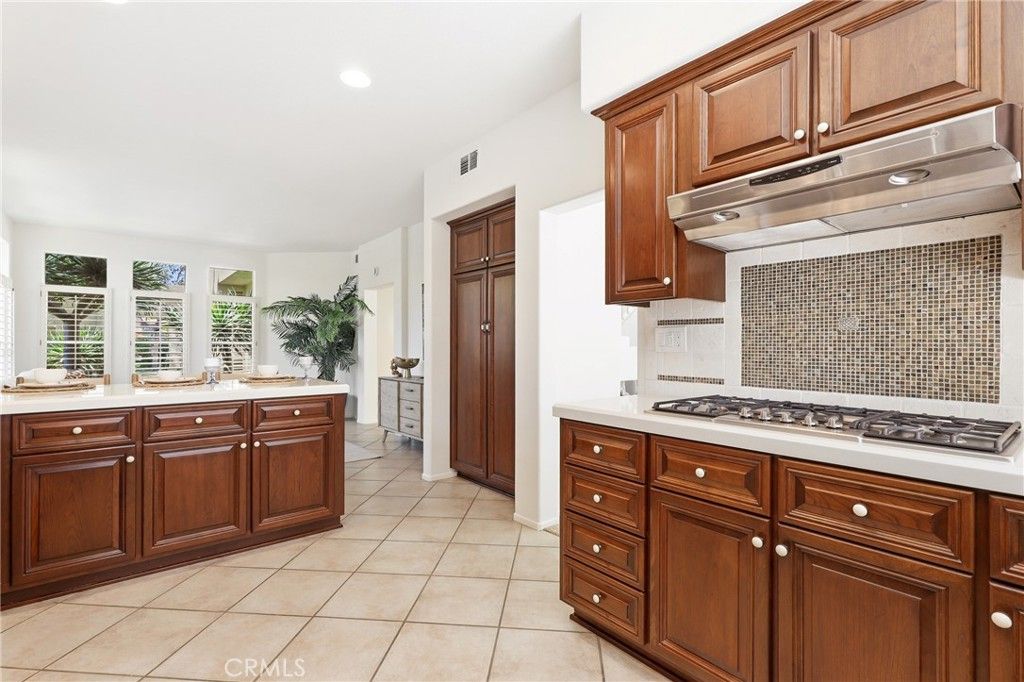 Image 13 of property listing at 2 Via Empanada, Rancho Santa Margarita, CA 92688