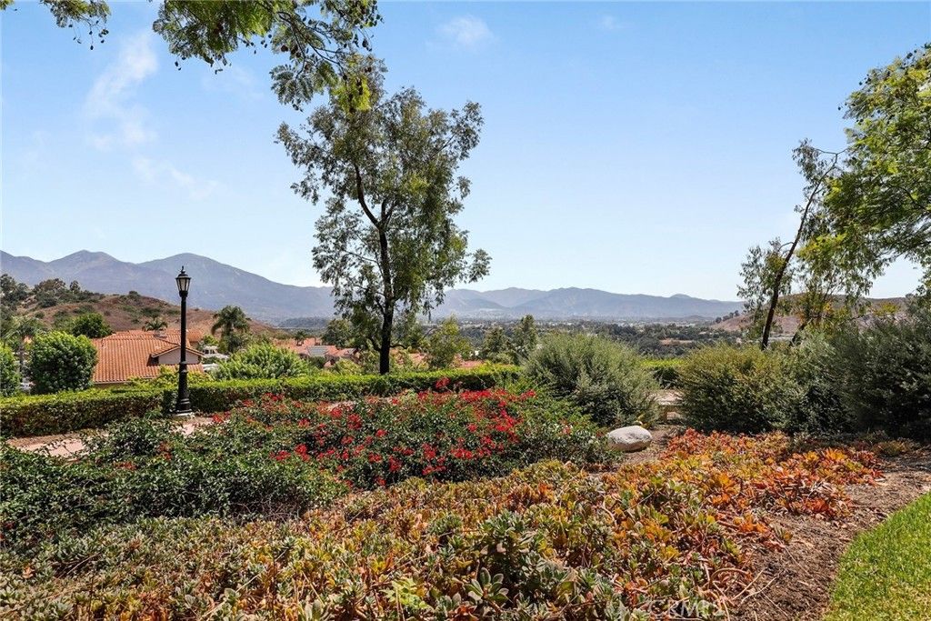 Image 46 of property listing at 2 Via Empanada, Rancho Santa Margarita, CA 92688
