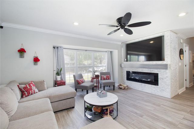 7018 OAKVIEW CIRCLE, Tampa, FL 33634