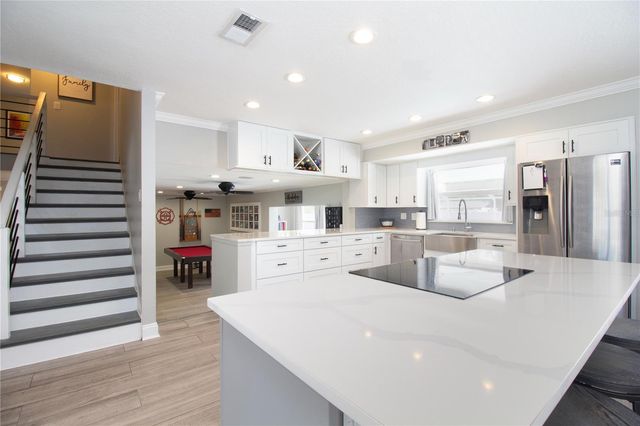 7018 OAKVIEW CIRCLE, Tampa, FL 33634