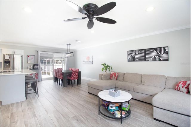 7018 OAKVIEW CIRCLE, Tampa, FL 33634