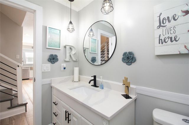 7018 OAKVIEW CIRCLE, Tampa, FL 33634