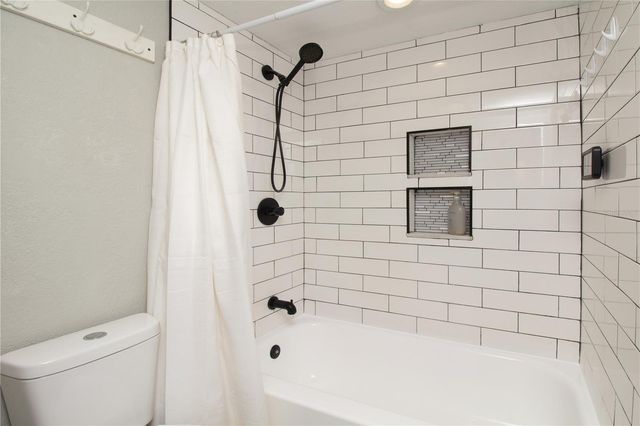 7018 OAKVIEW CIRCLE, Tampa, FL 33634