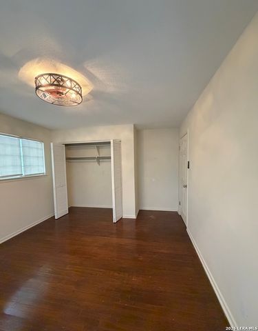 1503 Flanders Ave, San Antonio, TX 78211