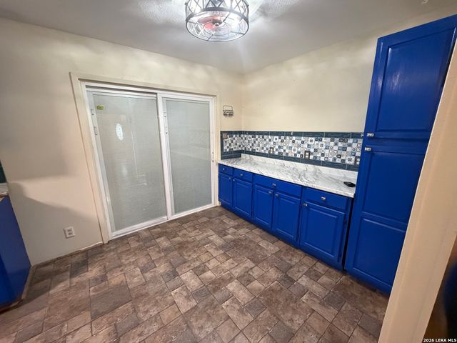 1503 Flanders Ave, San Antonio, TX 78211