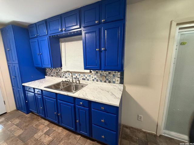 1503 Flanders Ave, San Antonio, TX 78211