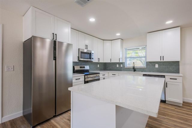 1517 HALLAM COURT N, Lakeland, FL 33813