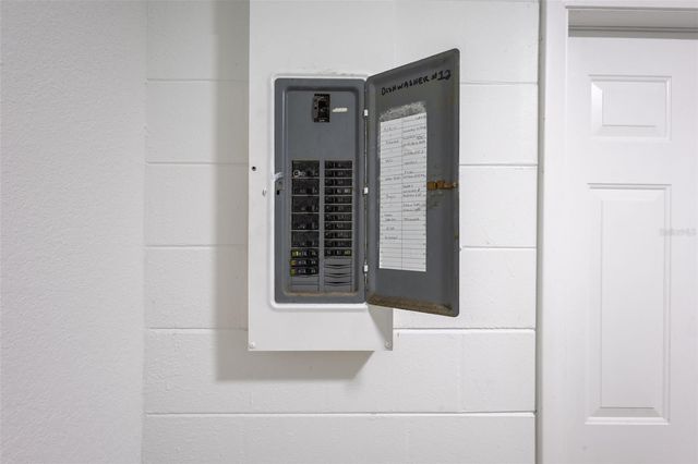 1517 HALLAM COURT N, Lakeland, FL 33813