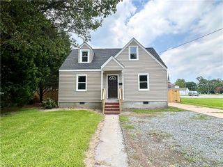 1211 Todds LN, Hampton, VA 23666