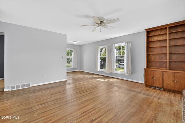 1253 Holgate Avenue, Maumee, OH 43537