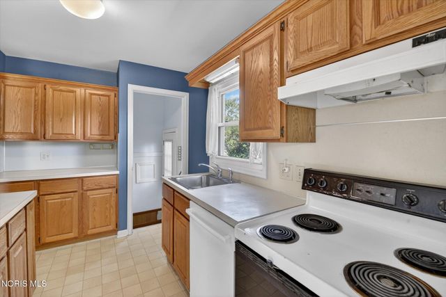 1253 Holgate Avenue, Maumee, OH 43537