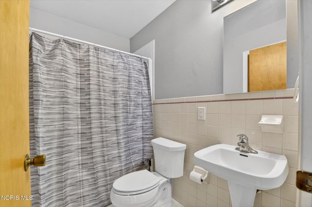1253 Holgate Avenue, Maumee, OH 43537