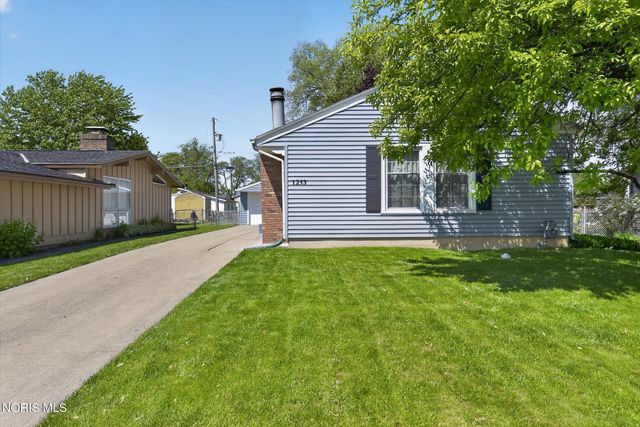 1253 Holgate Avenue, Maumee, OH 43537