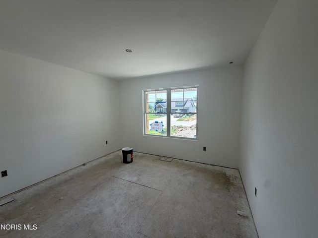 5037 Easton Drive, Oregon, OH 43616