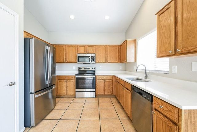 3915 W Buckskin Trail, Phoenix, AZ 85083