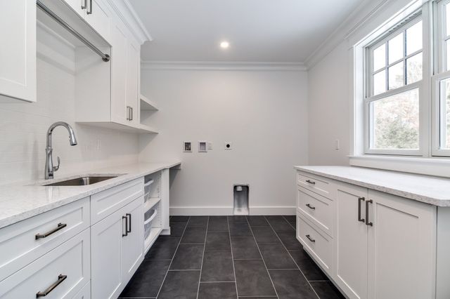 93 Walpole Street, Dover, MA 02030