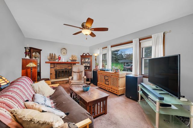 223 Pleasure Drive, Yorkville, IL 60560