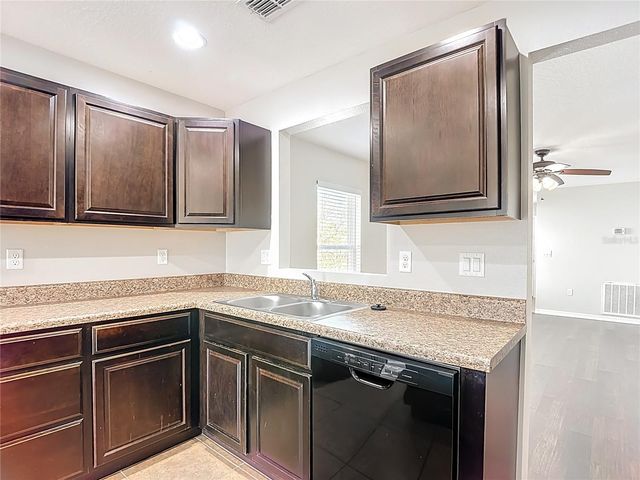 13221 WATERFORD CASTLE DRIVE, Dade City, FL 33525