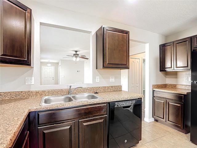 13221 WATERFORD CASTLE DRIVE, Dade City, FL 33525