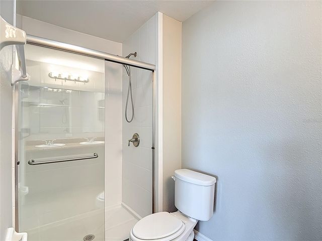 13221 WATERFORD CASTLE DRIVE, Dade City, FL 33525