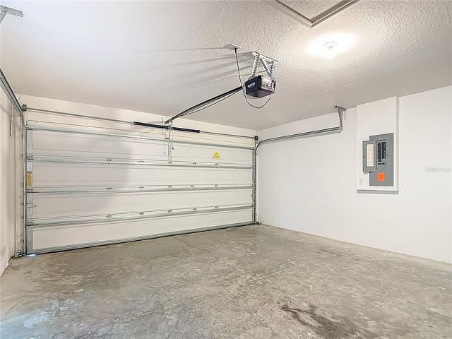 13221 WATERFORD CASTLE DRIVE, Dade City, FL 33525