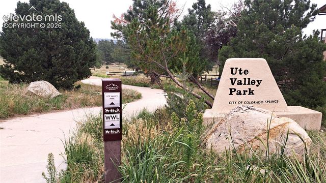 862 Pebblewood Drive, Colorado Springs, CO 80919