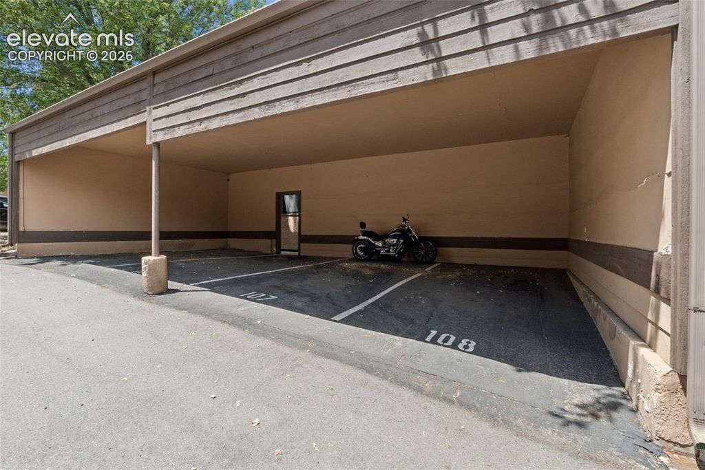 862 Pebblewood Drive, Colorado Springs, CO 80919 — photo 4