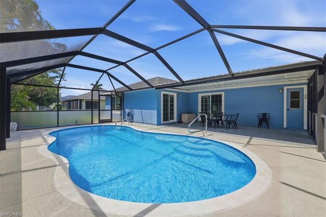 801 SW 11th PL, Cape Coral, FL 33991