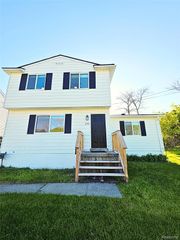 240 S Shirley Street, Pontiac, MI 48342