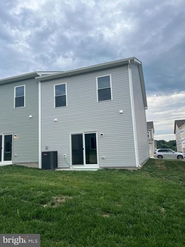 27 CRAMSFORD ST, Falling Waters, WV 25419
