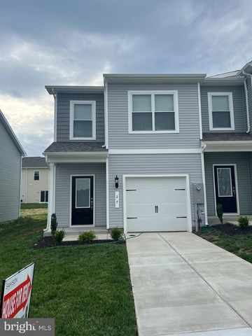 27 CRAMSFORD ST, Falling Waters, WV 25419