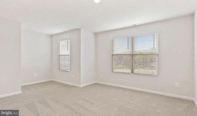 27 CRAMSFORD ST, Falling Waters, WV 25419