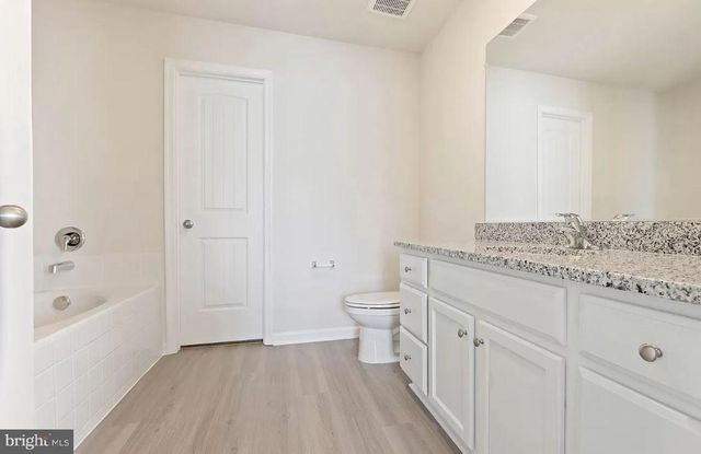 27 CRAMSFORD ST, Falling Waters, WV 25419
