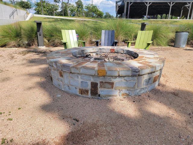 613 Royal Arch Drive, Conroe, TX 77304