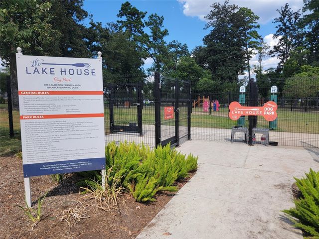 613 Royal Arch Drive, Conroe, TX 77304