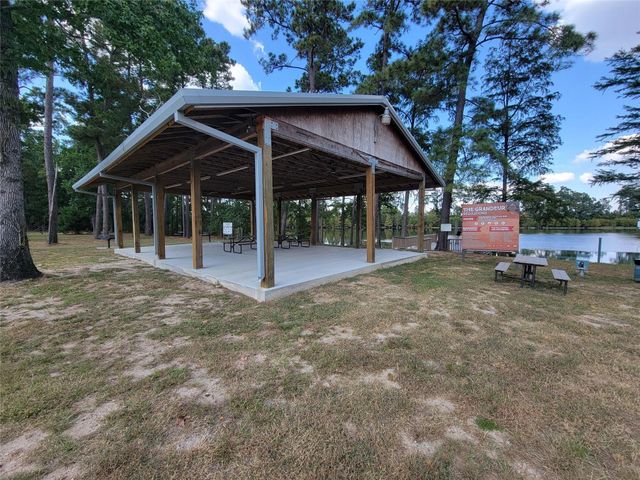 613 Royal Arch Drive, Conroe, TX 77304