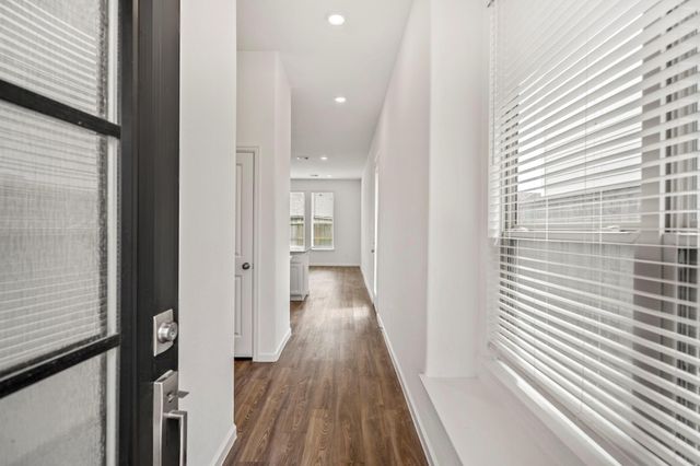 613 Royal Arch Drive, Conroe, TX 77304