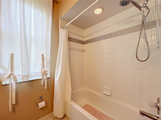 1104 NEEDLEWOOD LOOP, Oviedo, FL 32765