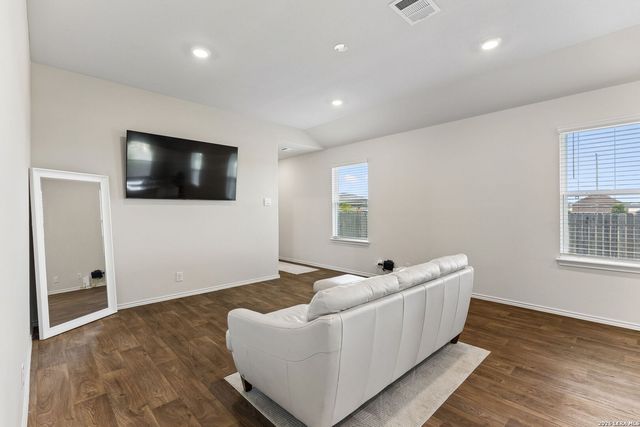 5024 Duck Hook, San Antonio, TX 78261