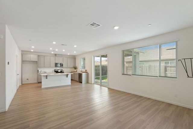 691 Lippi St, Galt, CA 95632