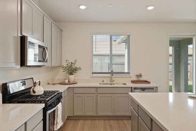 691 Lippi St, Galt, CA 95632