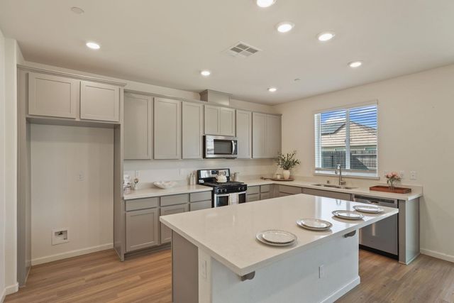 691 Lippi St, Galt, CA 95632