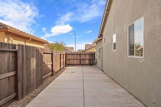 691 Lippi St, Galt, CA 95632