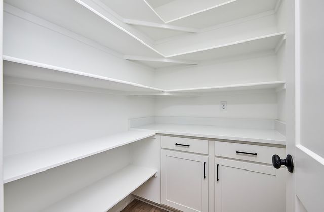 105 NW Ashley Court, Waukee, IA 50263