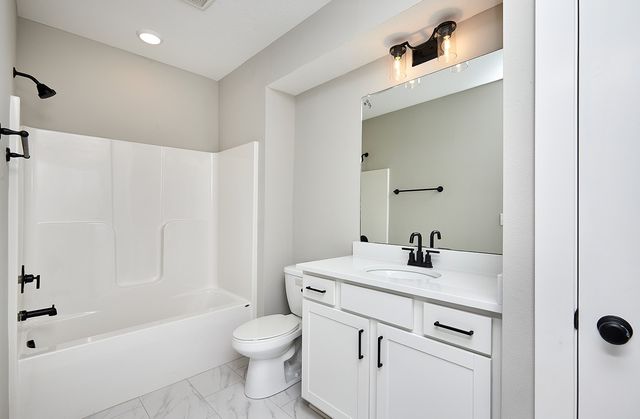 105 NW Ashley Court, Waukee, IA 50263