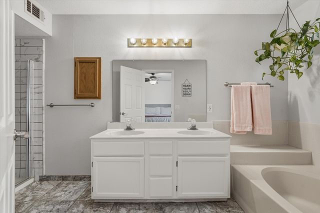 4424 Gooseberry Road NW, Albuquerque, NM 87120