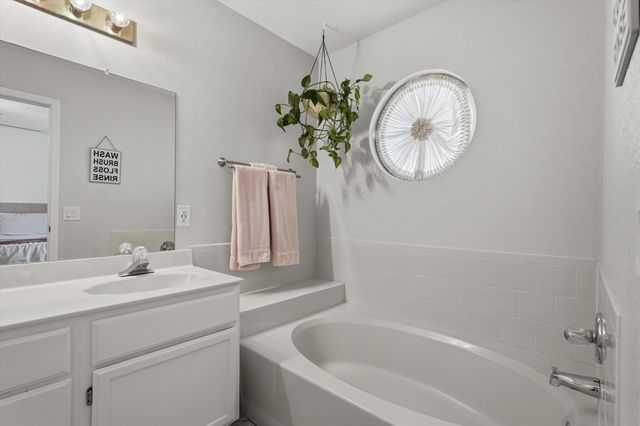 4424 Gooseberry Road NW, Albuquerque, NM 87120