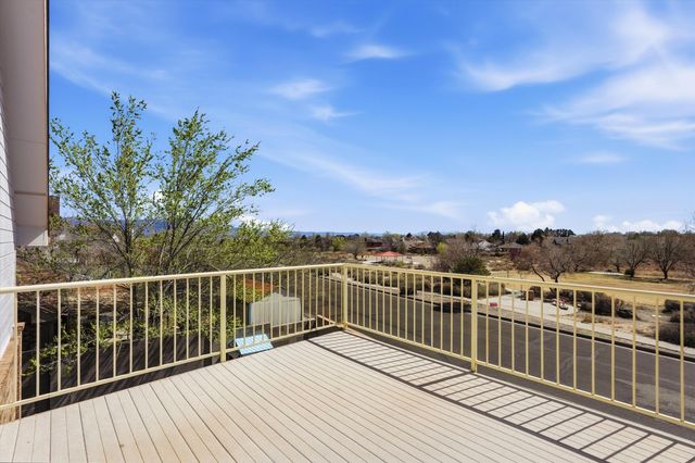 4424 Gooseberry Road NW, Albuquerque, NM 87120
