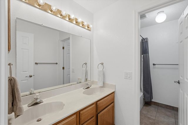 4424 Gooseberry Road NW, Albuquerque, NM 87120